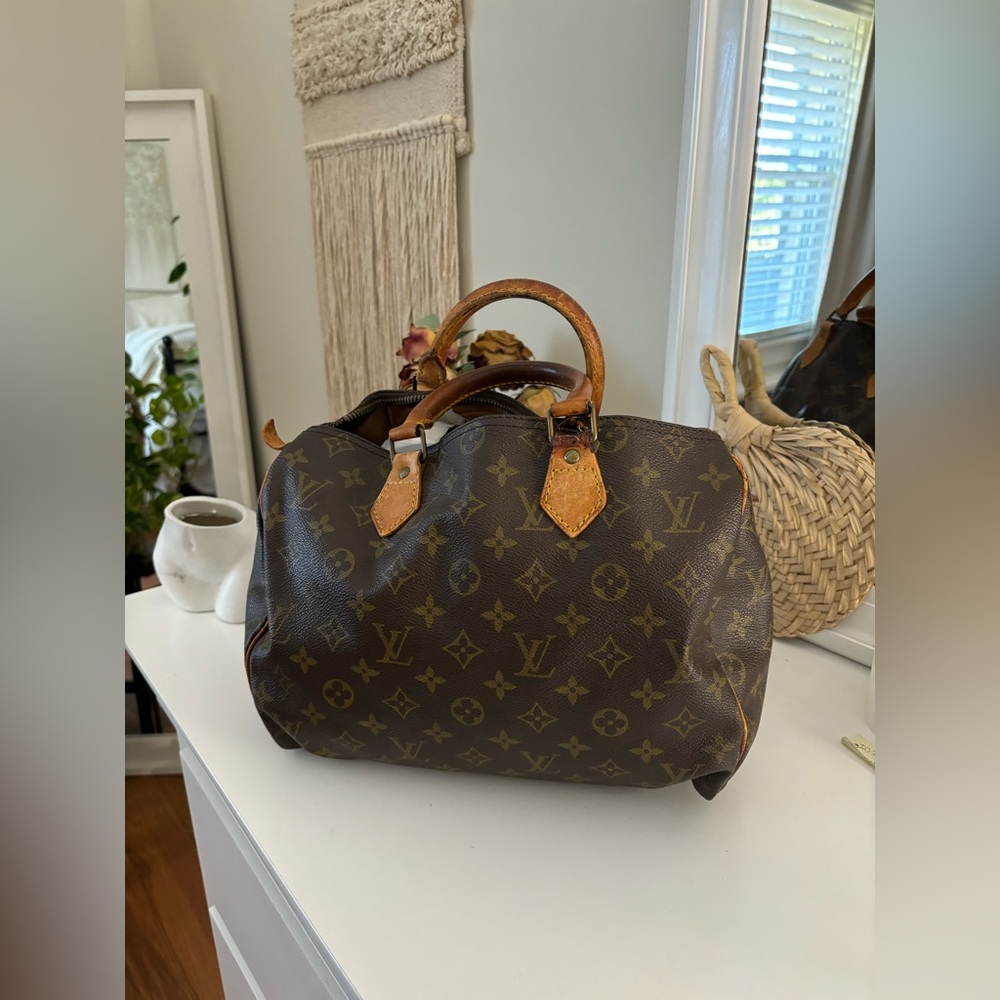 Vintage Louis Vuitton speedy